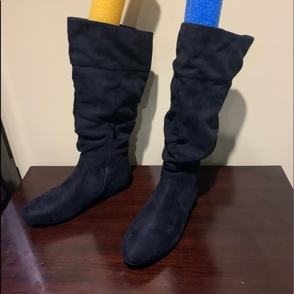 Women Flat Black Suede 9.5 - Picture 1 of 3